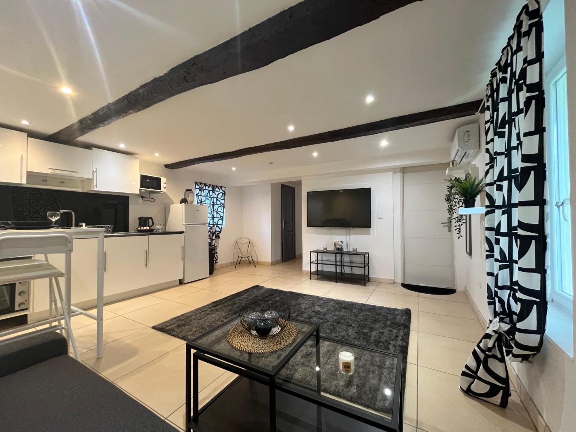 Appartement Avec Piscine Au Milieu Des Vignes Les Arcs-sur-Argens Esterno foto