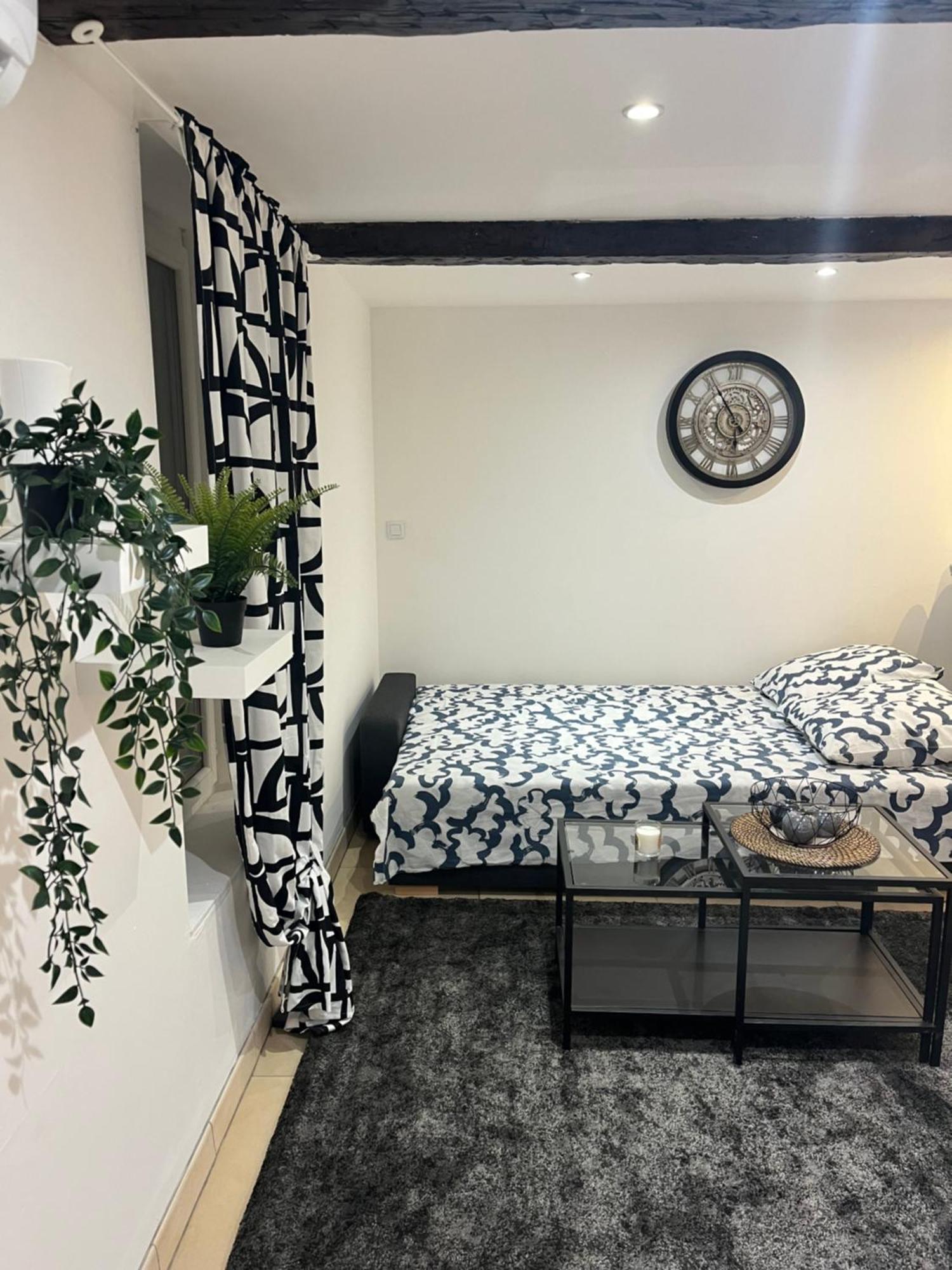 Appartement Avec Piscine Au Milieu Des Vignes Les Arcs-sur-Argens Esterno foto